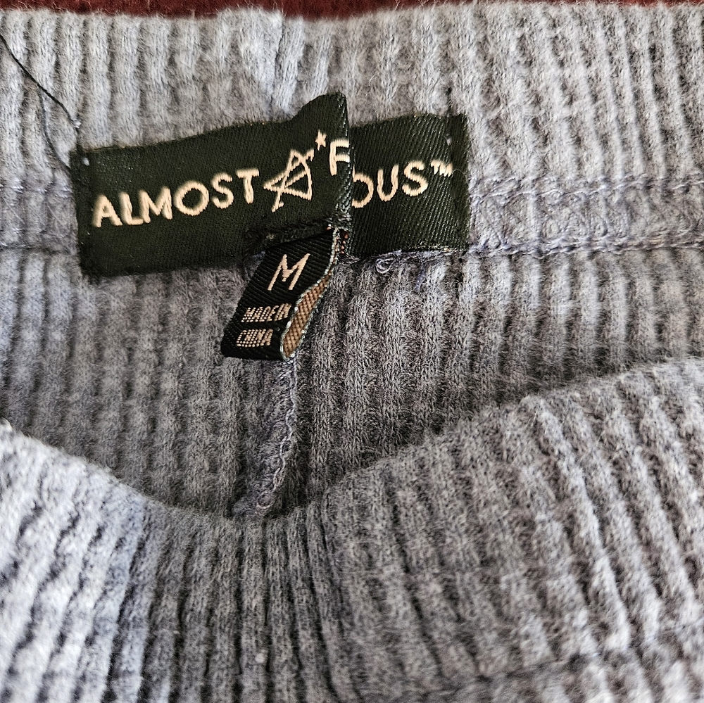 Almost Famous Women's Blue Grey Flare Leg Thermal Leggings Size Medium - Picture 3 of 3